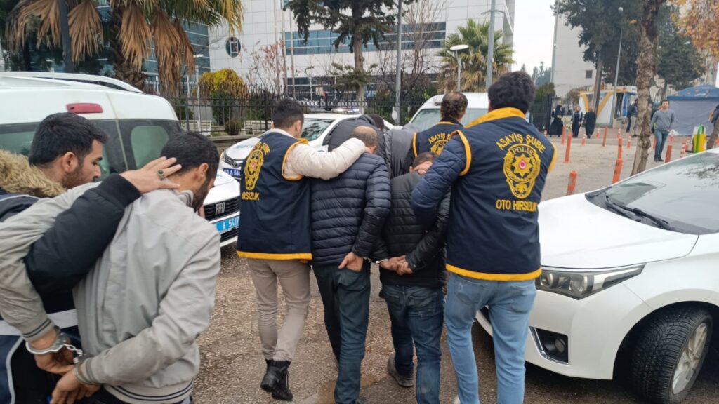 Kombi hırsızlık şüphelisi 5 kişi adliyeye sevk edildi 