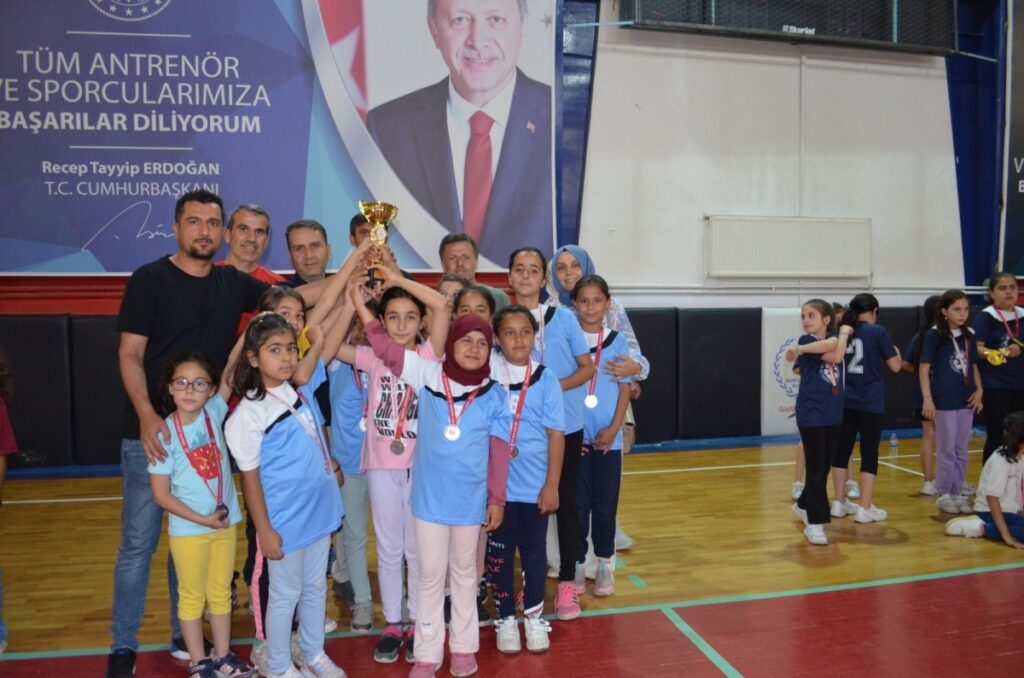 Kahta’da ‘Yakan Top Turnuvası’ büyük ilgi gördü