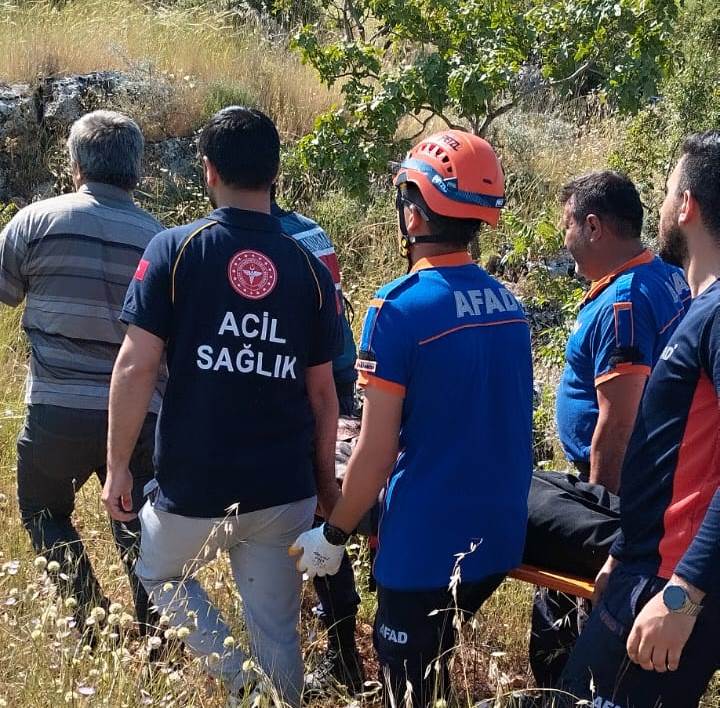 Kayalıklardan düşen çoban ağır yaralandı