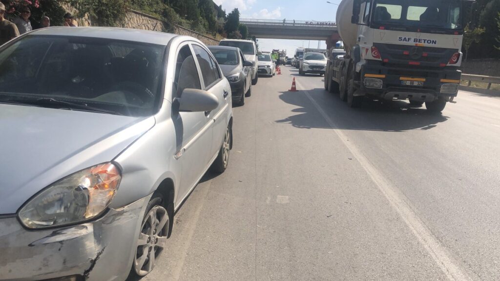 Altınşehir Köprüsü’nde zincirleme kaza  – Videolu Haber