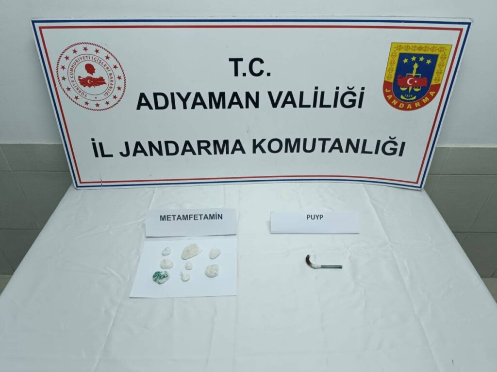 Jandarmadan uyuşturucu tacirlerine operasyon: 1 gözaltı