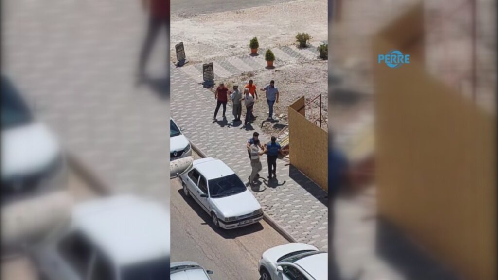 Trafikte çıkan kavganın görüntüleri kameralara böyle yansıdı