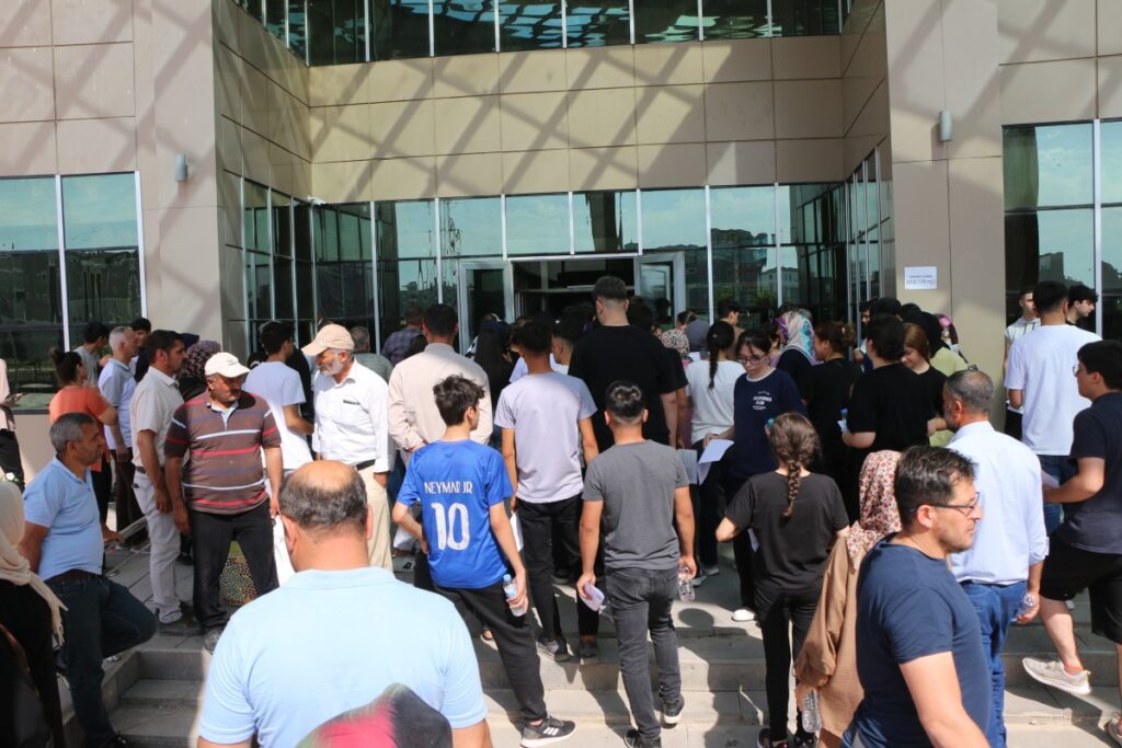 YKS maratonu’nun ilk oturumu başladı  – Videolu Haber