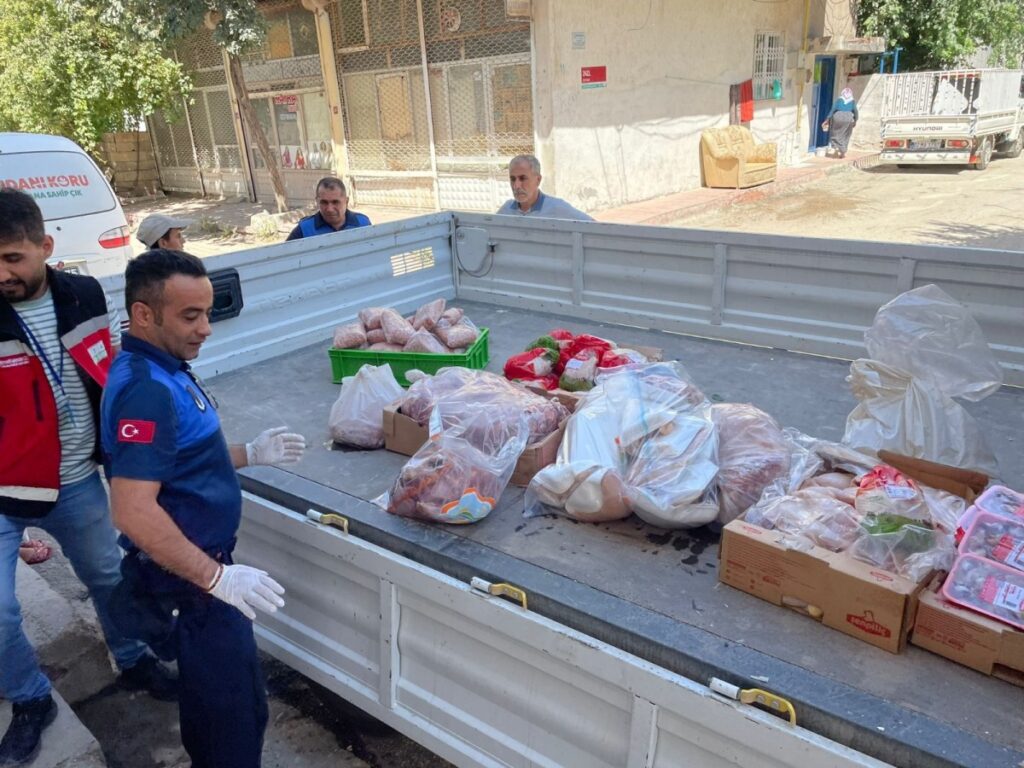 Adıyaman Belediyesi Zabıta Ekipleri sağlıksız ete geçit vermedi