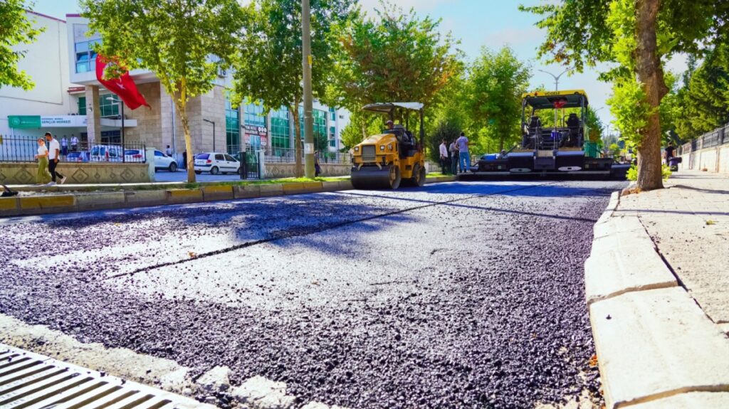 Öğrenciler için yol çalışmalarına hız verildi