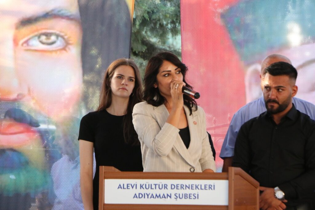 Seher Yılmaz: ‘Aleviler değiştirilmek ve dönüştürülmek isteniyor’