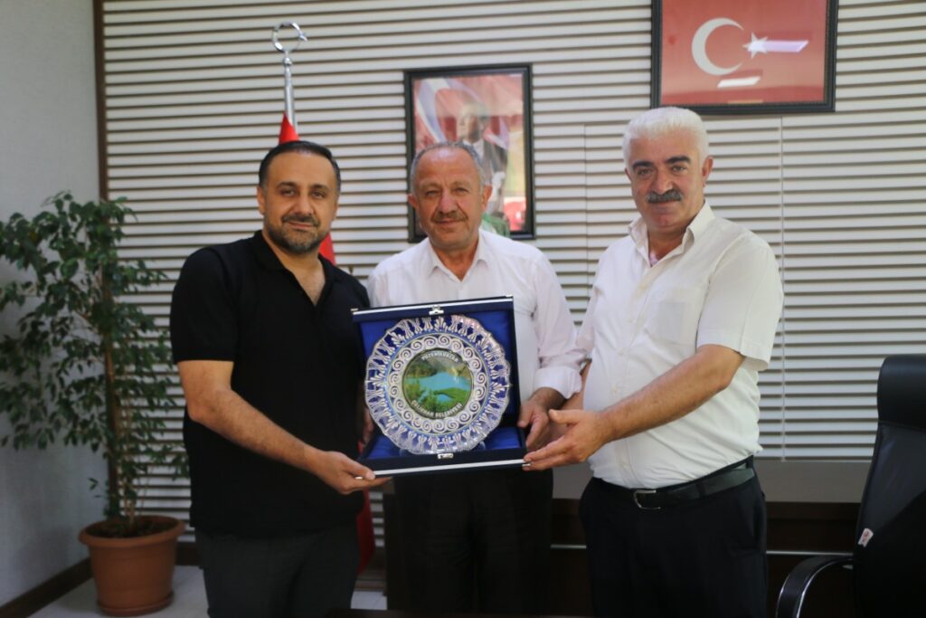 CHP heyetinden Çelikhan Belediye Başkanı Mahmut Şahin’e hayırlı olsun ziyareti