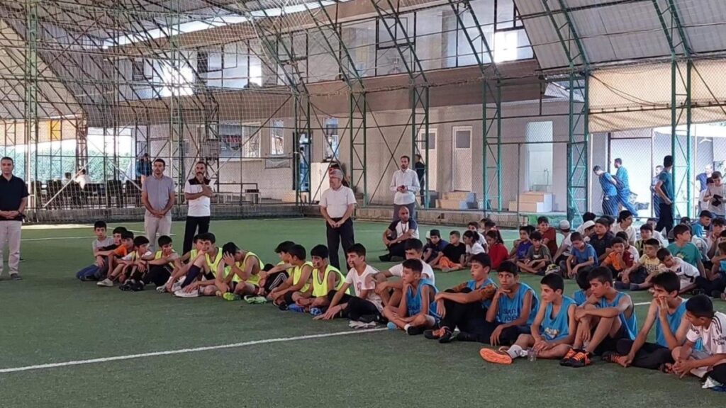 Kahta’da yaz Kur’an kursları kapsamında düzenlenen futbol turnuvası tamamlandı
