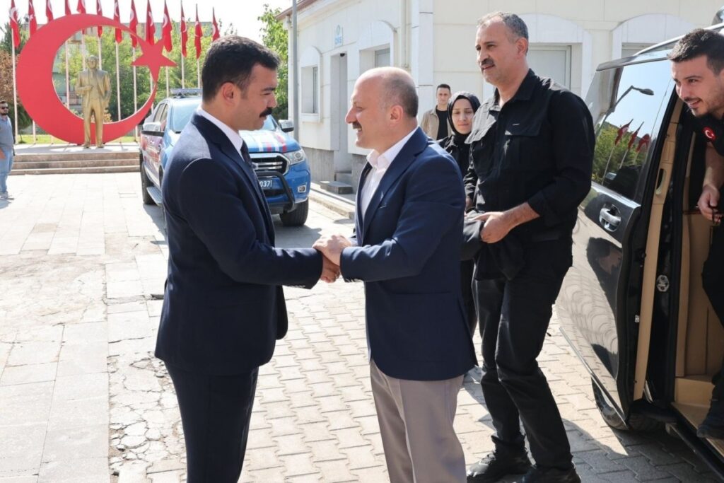 Vali Osman Varol’dan Kahta Kaymakamı Usame Soysal’a Ziyaret
