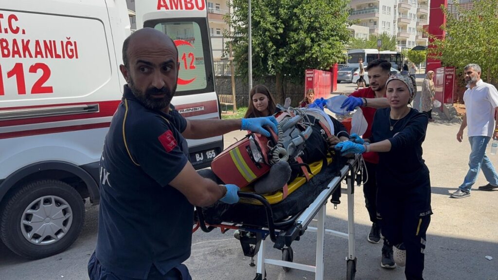 Kahta’da direksiyon başında kalp krizi geçiren sürücü hayatını kaybetti