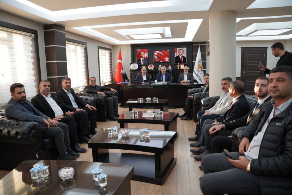 Adıyaman’ın AK Partili Belediye Başkanları, Mücahit Yanılmaz başkanlığında toplandı