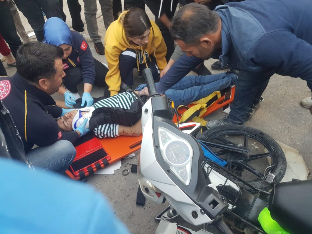 İmam Ağa Mahallesi’nde feci kaza: Motosiklet sürücüsü ağır yaralandı