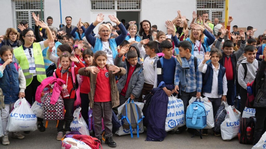 Adıyaman Belediyesi ve Türk Anneler Derneği ihtiyaç sahibi çocuklara umut oldu