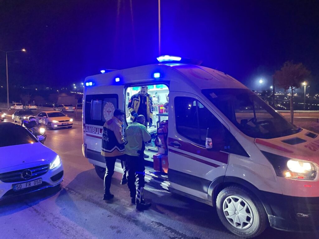 Adıyaman’da iki otomobil çarpıştı: 3 yaralı