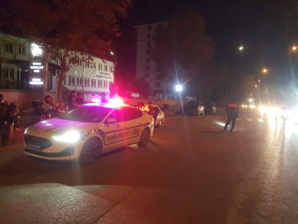 Adıyaman’da polisin trafik denetimleri güvenliği artırıyor