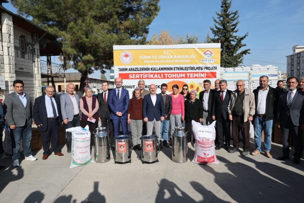 DEVA Partisi İl Başkanı Anaç’tan tohum dağıtımı eleştirisi: ‘Bu iş birilerine peşkeş mi çekildi?’