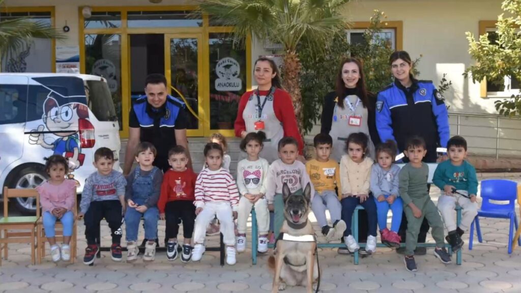 Emniyetten miniklere özel etkinlik: Polis-çocuk ilişkileri güçleniyor