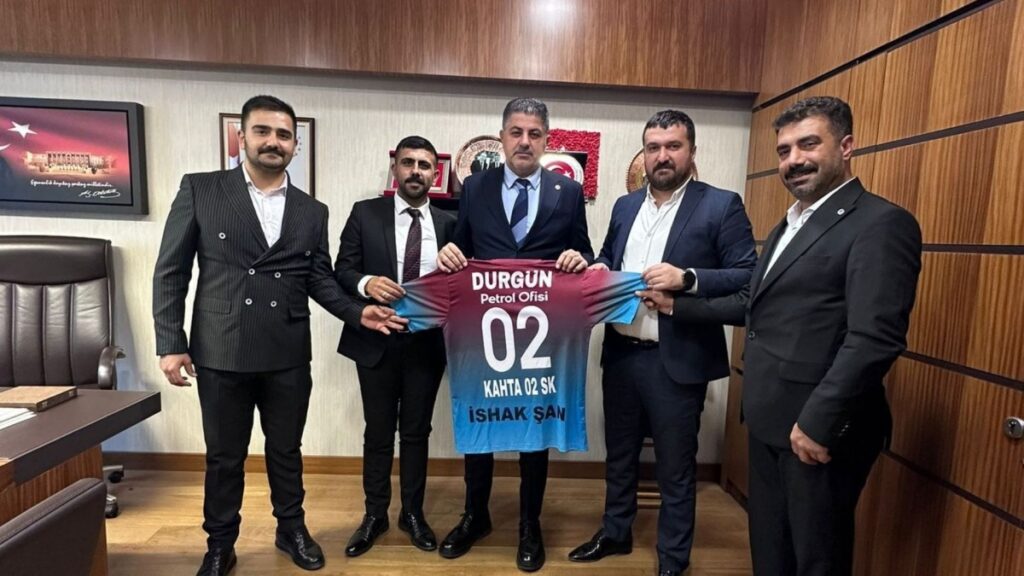 Kahta 02 Spor Kulübü’nden Adıyaman Milletvekili İshak Şan’a ziyaret