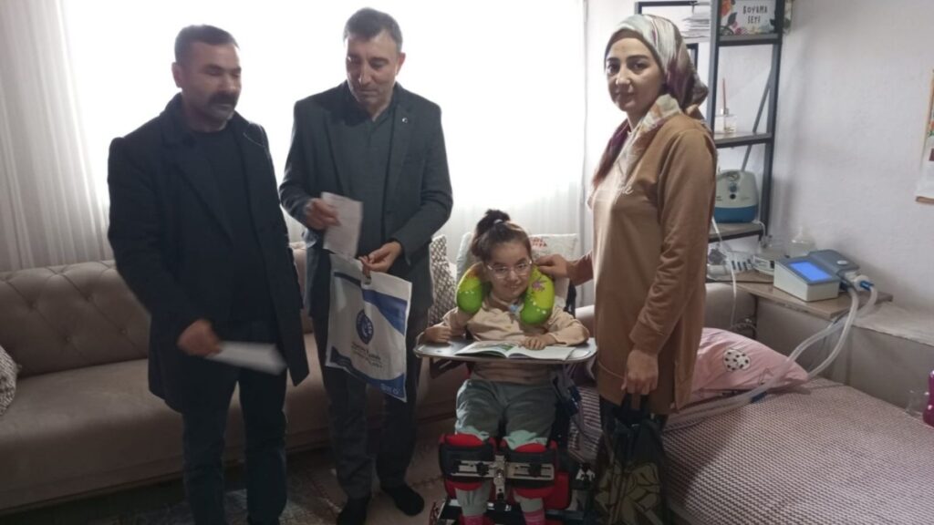 Türk Eğitim-Sen, Gölbaşı’ndaki etkinlik bütçesini SMA’lı ‘İkra Nur’a bağışladı