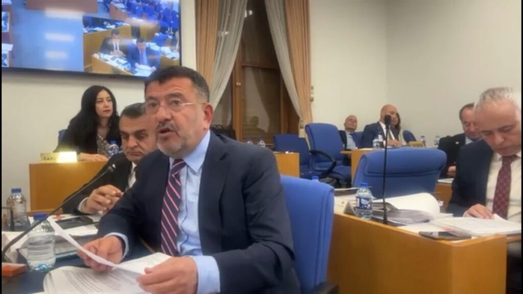 Veli Ağbaba: ‘Tütün üreticisi yabancı şirketlerin baskısı altında eziliyor’