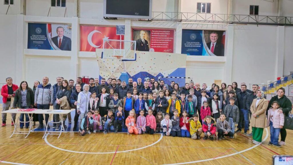 Adıyaman’da satranç heyecanı: 187 sporcu kıyasıya yarıştı