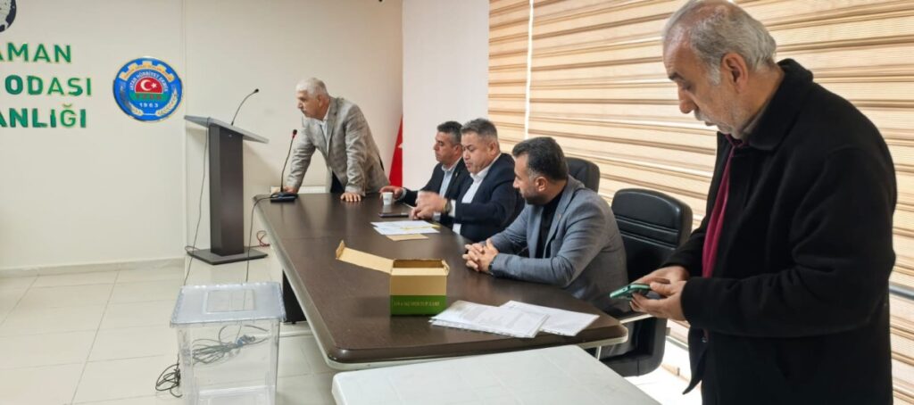 Muhtarlar Derneği seçiminde Hüseyin Göçer yeniden başkan oldu