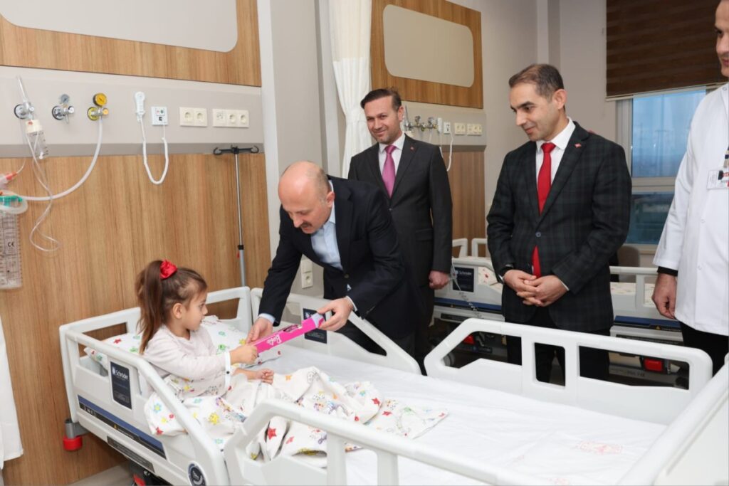 Vali Varol, Kadın Doğum ve Çocuk Hastanesi’ni inceledi