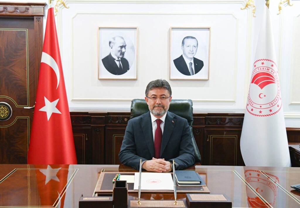 Bakan Yumaklı: ‘Sorumluluklarından kaçan yerel yönetimlerin sorumsuzluğu’