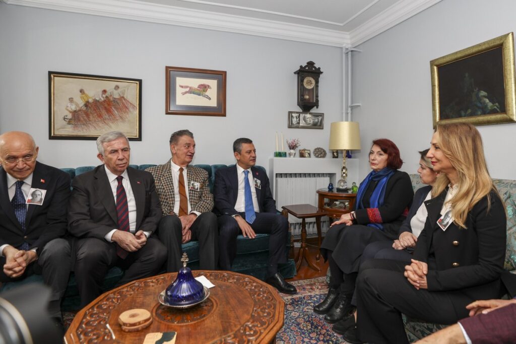 Gazeteci-Yazar Uğur Mumcu, katledilişinin 32. yılında anıldı