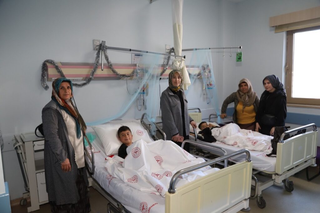 Kahta’da ‘2. Geleneksel Yarıyıl Tatili Sünnet Şöleni’: 170 çocuk ücretsiz sünnet edildi