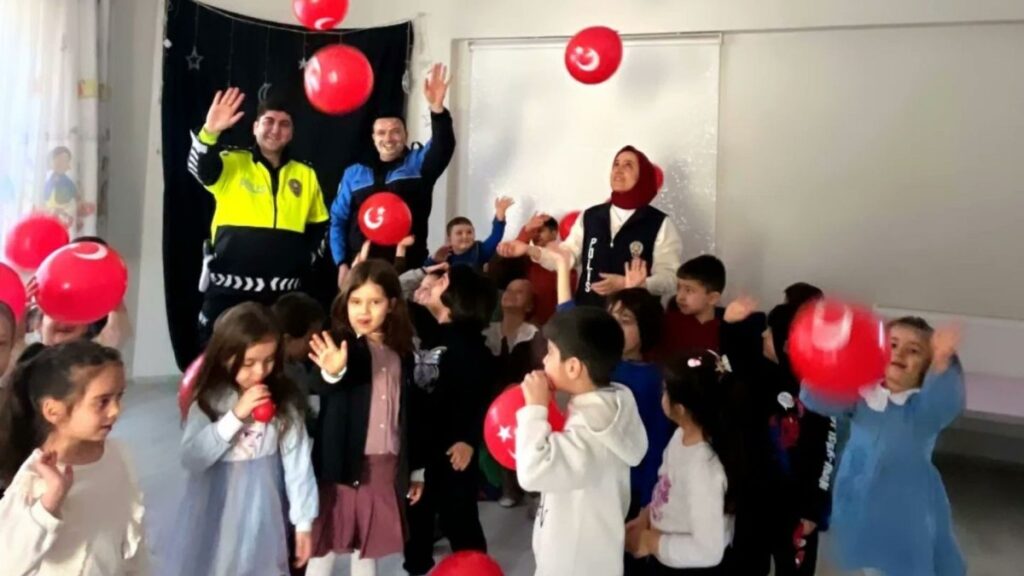 Besni ve Gölbaşı’nda öğrencilere trafik ve güvenlik eğitimi verildi