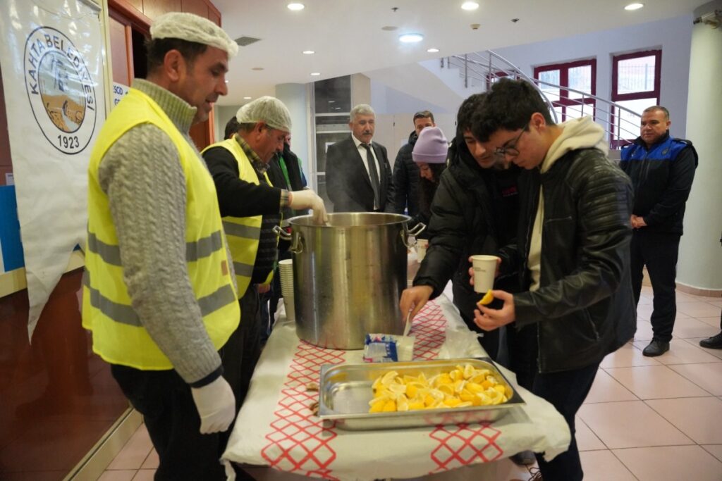 Kahta’da öğrencilere çorba ikramı