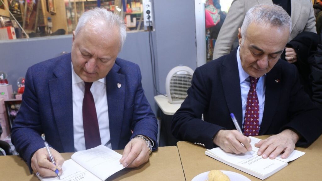 ‘Kelebekler Adıyaman’da Kanat Çırptı’: ‘İki Kahraman’ okurlarıyla buluştu