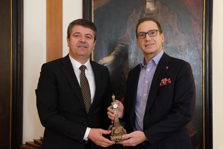 Koç Holding’ten Adıyaman’a kütüphane desteği