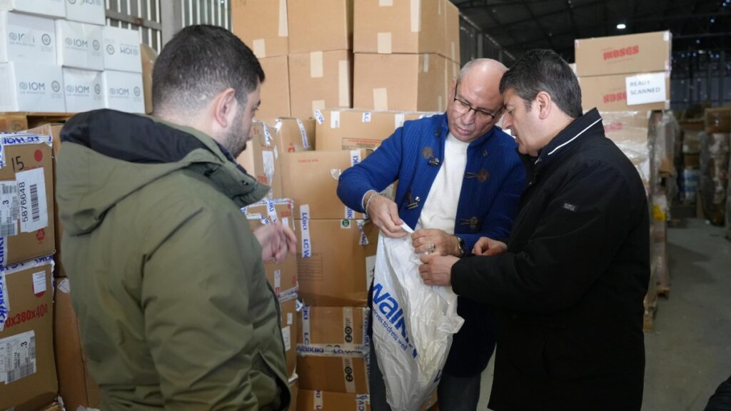 Rotary’den Adıyaman’da 14 bin depremzede ve ihtiyaç sahibi öğrenciye kıyafet desteği