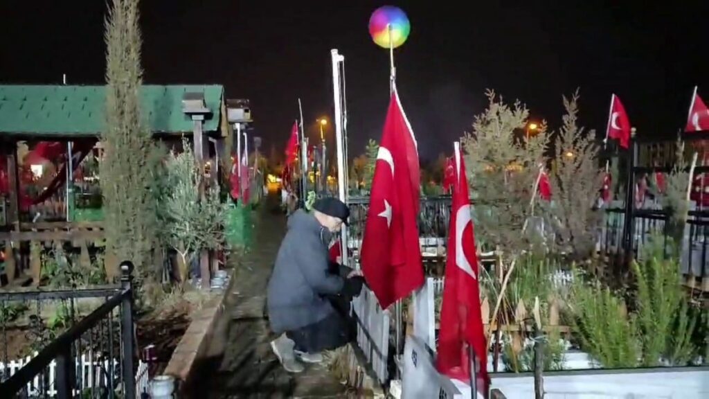 Sanatçı yürekler Deprem Şehitlerini şiirle andı: ‘Acılar İlk Günkü Gibi Taze’