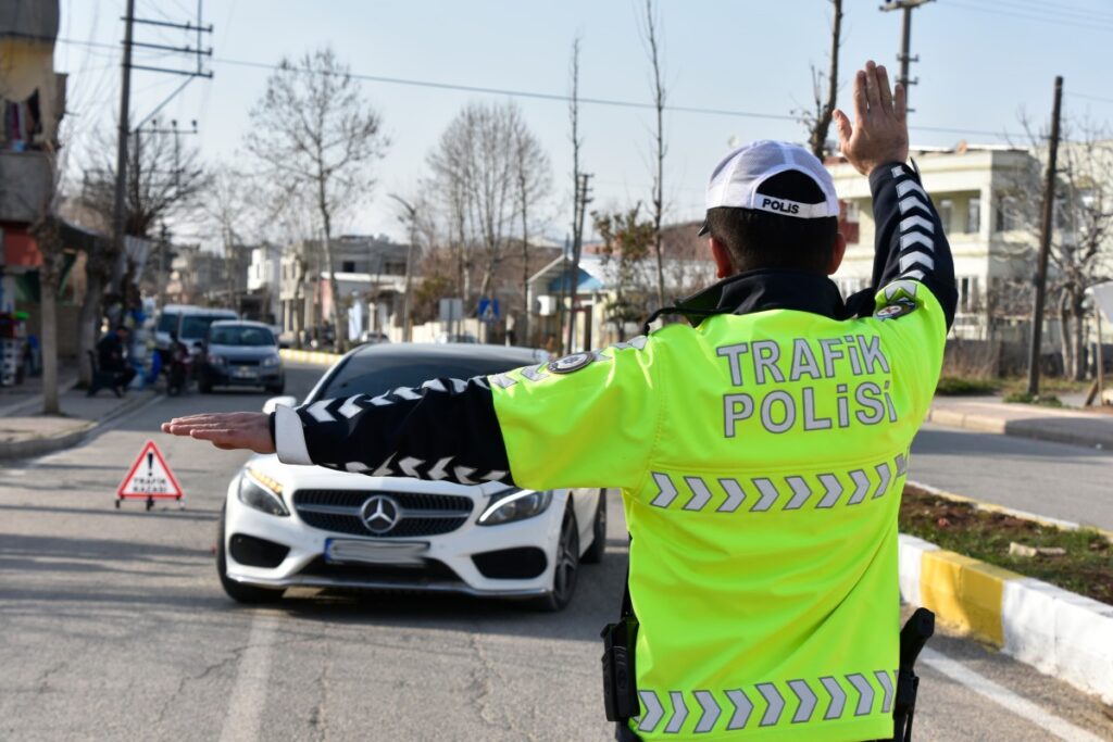 Adıyaman’da Huzur Uygulaması: 211 kişi ve 12 araç denetlendi