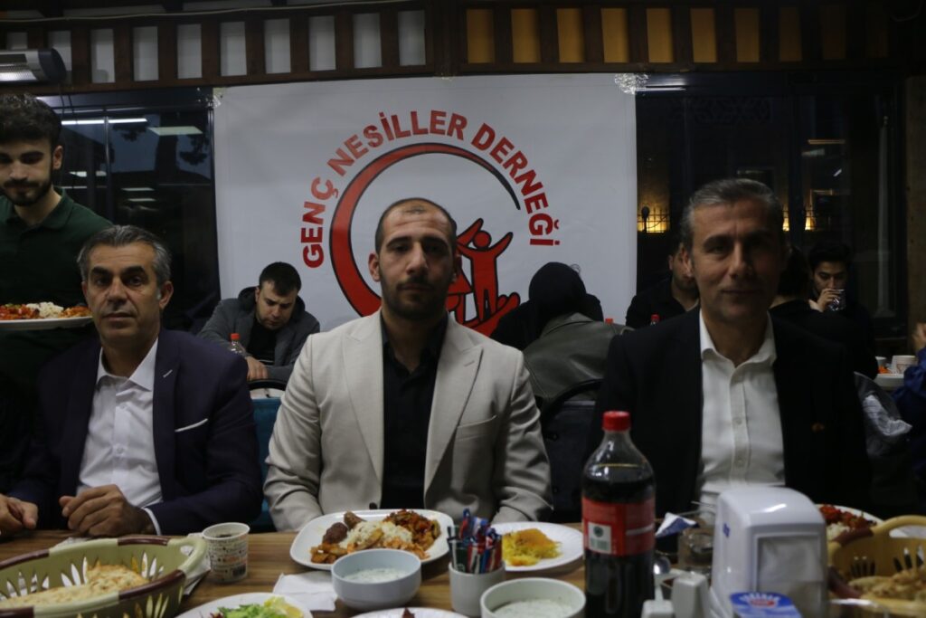 Genç Nesiller Derneği, Geleneksel İftar Programı’nda gençlerle buluştu