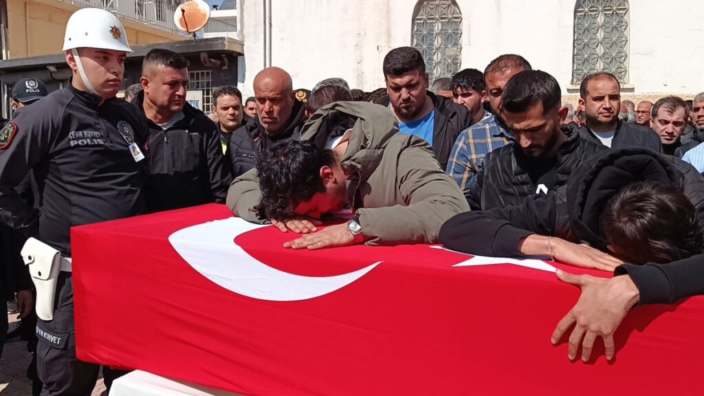 Hayatını kaybeden polis memuru toprağa verildi