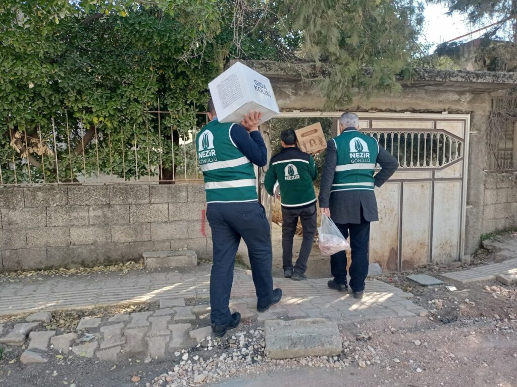 Hayra adanmış gönüller iyiliği paylaşıyor