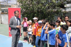 Minik raketler kortta ter döktü: ‘Okul Sporları Tenis Müsabakaları’ renkli görüntülere sahne oldu