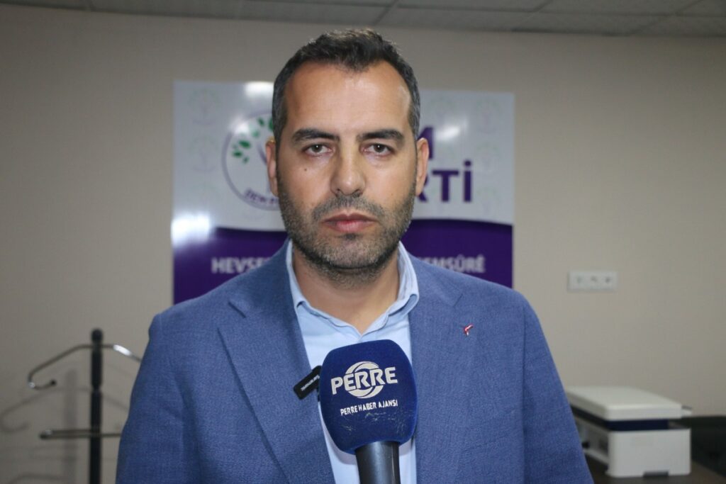 DEM Parti Adıyaman İl Başkanlığı’nda Sırrı Süreyya Önder için taziye kabulü başladı