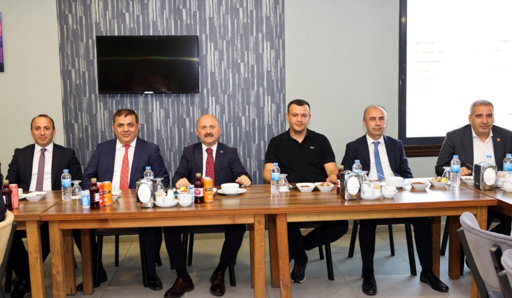 Adıyaman İl Özel İdaresi’nde veda zamanı: Av. Sami Işık’a duygusal uğurlama