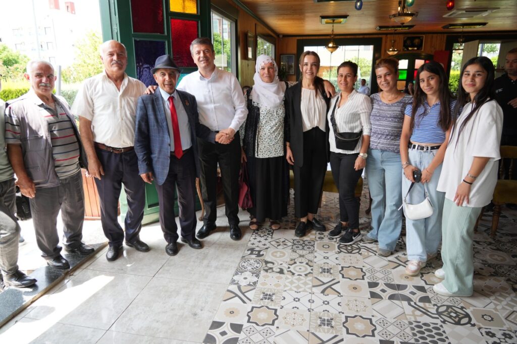 Başkan Abdurrahman Tutdere vatandaşlarla bayramlaştı