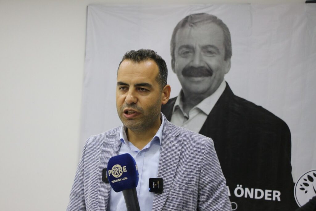 DEM Parti’li Coşkun: ‘Sırrı Yoldaş bir Türk, bir Sünni olarak, Kürtlerin ve Alevilerin mücadelesine hep destek oldu’