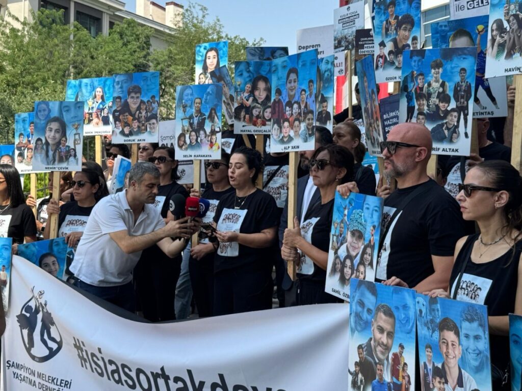 İsias davasında kamu görevlileri ikinci kez hakim karşısında: ‘Suçlu değiliz’ dediler, sorumluluğu müteahhitlere attılar