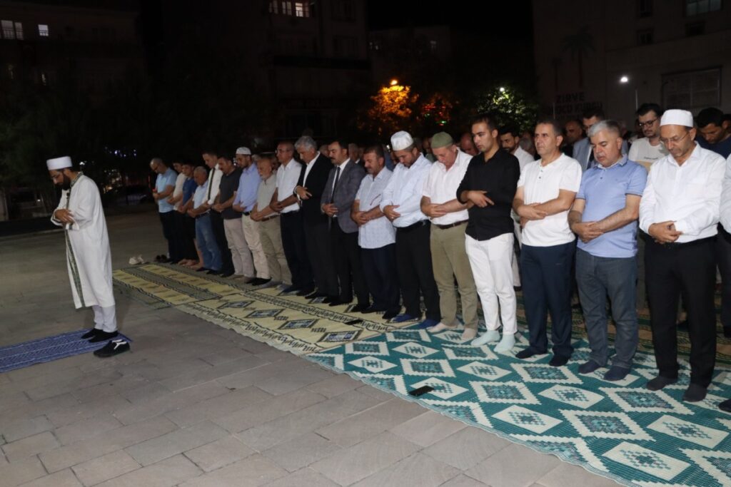 Kahta’da 15 Temmuz programı: Kaymakam Soysal ve Başkan Hallaç’tan birlik ve vefa vurgusu