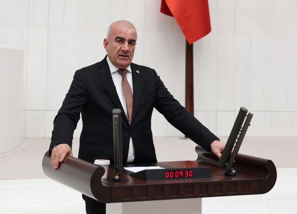 Özhan’dan 15 Temmuz mesajı: Bu direniş, Milletin Yenilmez İradesidir