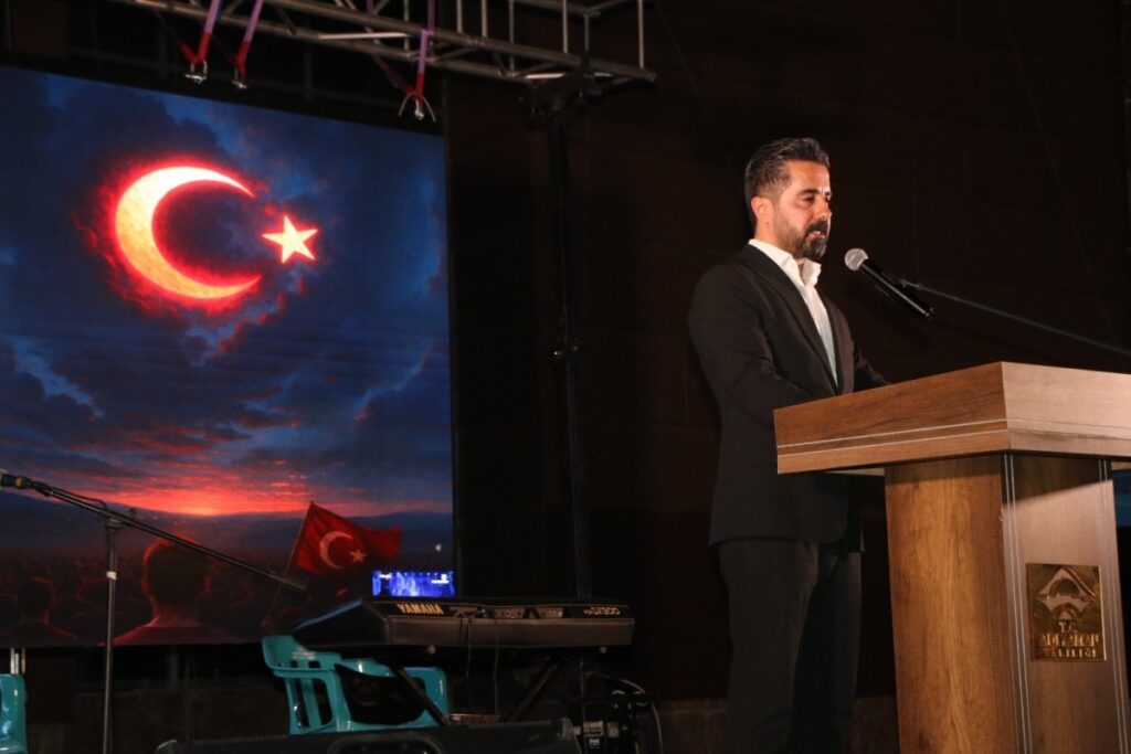 Ufuk Bayır’dan dikkat çeken konuşma: ‘Egemenlik milletindir, asla da başka bir güce devredilemez’