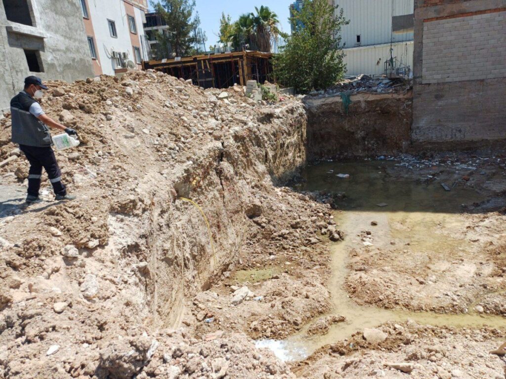 Adıyaman Belediyesi’nden haşereyle mücadele çalışmaları